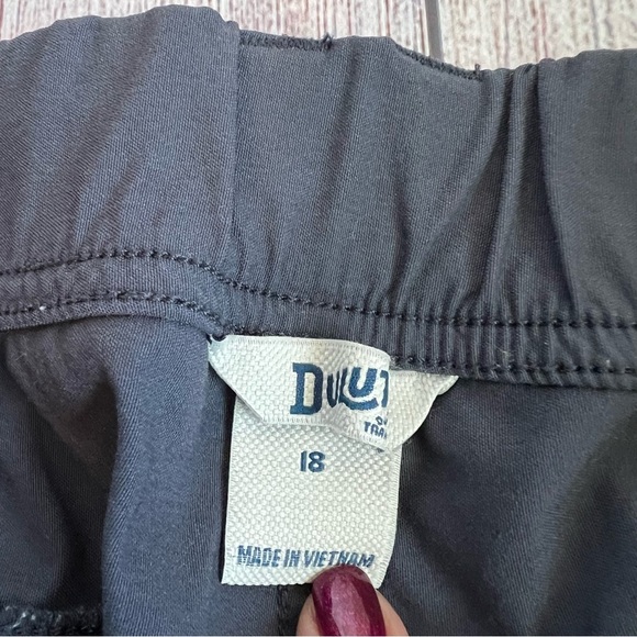 DULUTH Trading Co Dry On The Fly Shorts 18 - Picture 5 of 6